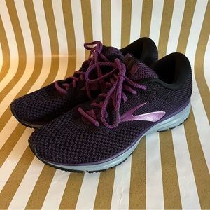 *Worn Once* Brooks Revel 2 Women's Running Shoes Purple 1202811B080 Sz 9.5 B MD